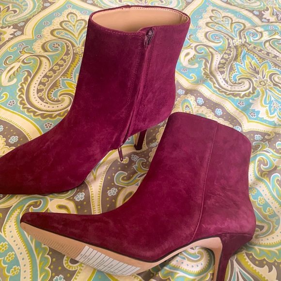 Suede stiletto heel bootie! - Picture 2 of 2